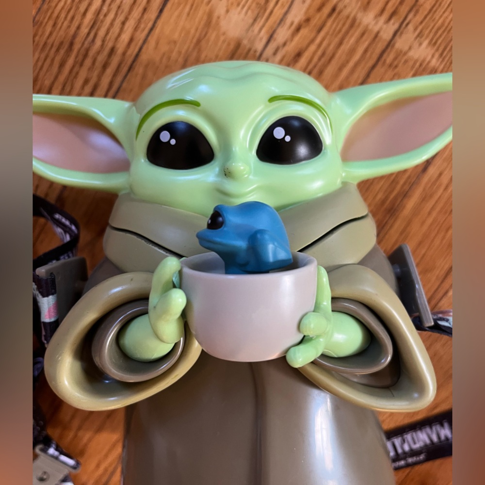 Disney Mandalorian Grogu Sipper - Picture 2 of 2